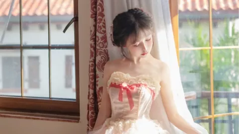 郑钦文现身武汉伤势回应