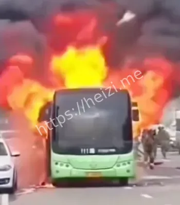 丹东公交车起火